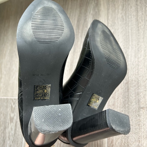 Boots - Picture 5 of 7